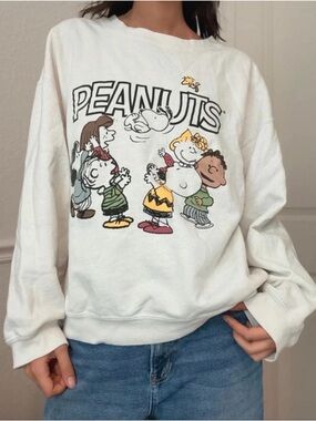 peanuts snoopy graphic crewneck sweatshirt